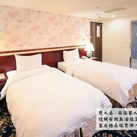 Kiwi Hotel Mrt Wenxin Branch Taichung Dış mekan fotoğraf
