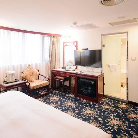 Kiwi Hotel Mrt Wenxin Branch Taichung Dış mekan fotoğraf