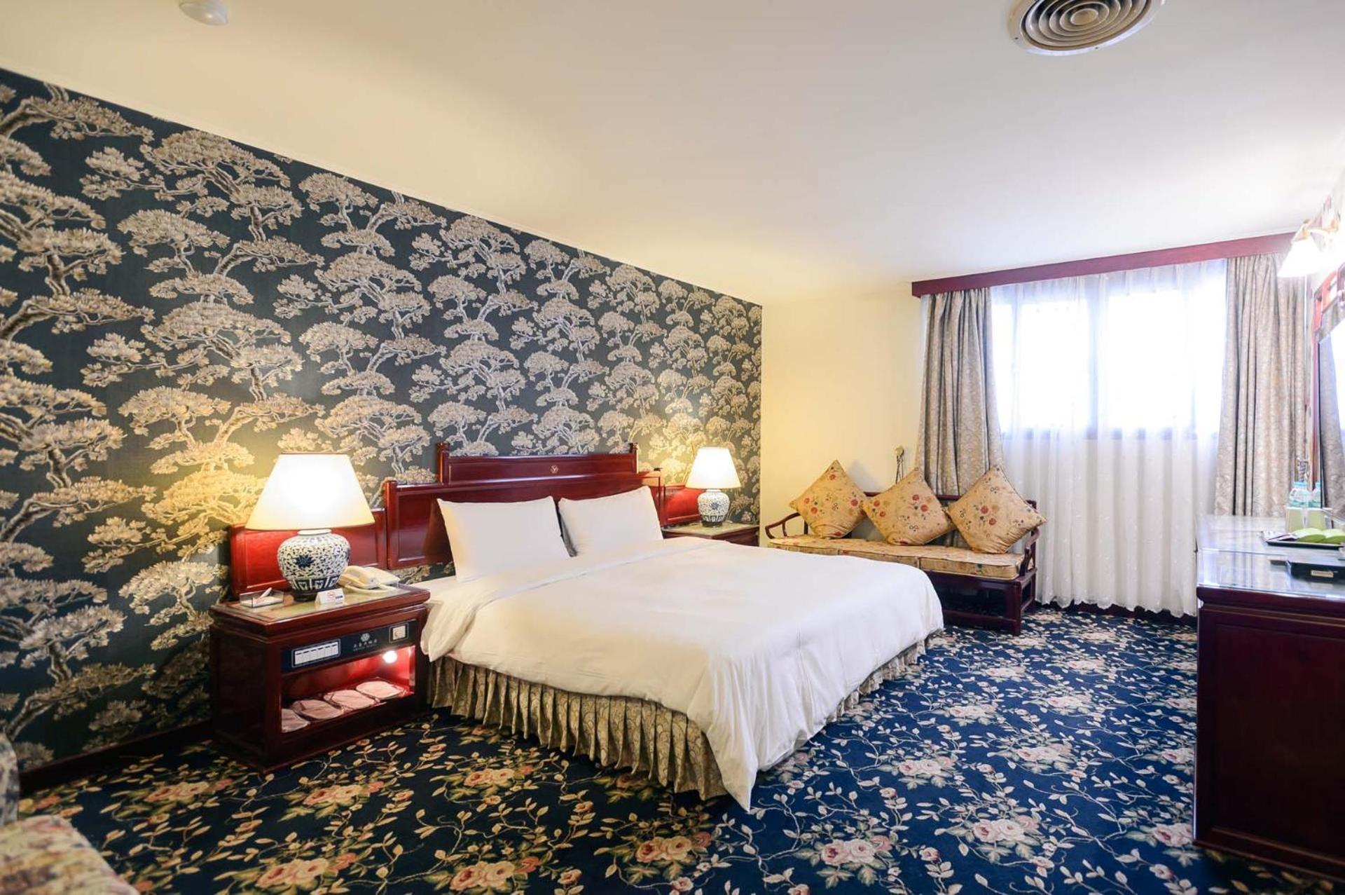 Kiwi Hotel Mrt Wenxin Branch Taichung Dış mekan fotoğraf