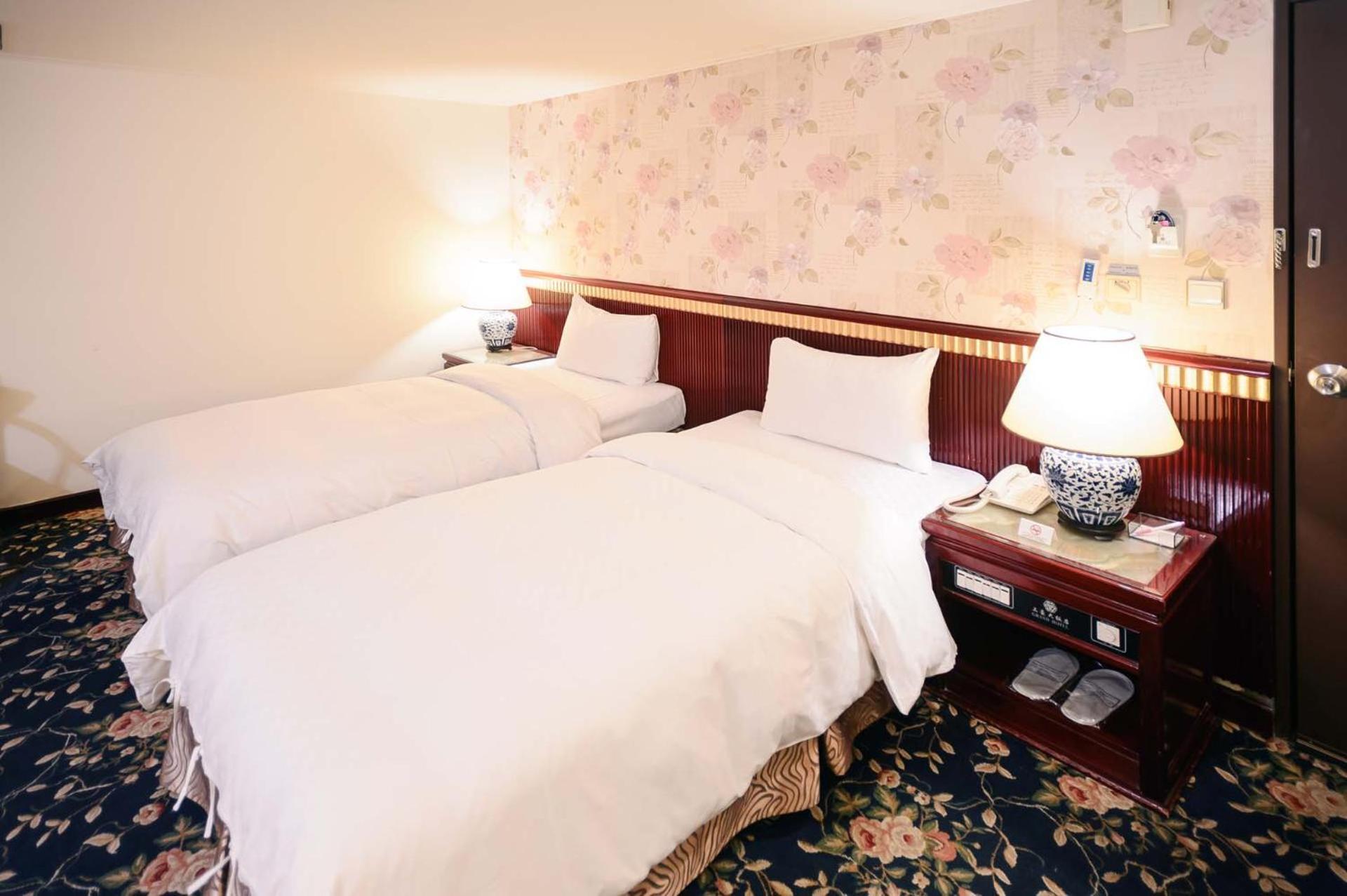 Kiwi Hotel Mrt Wenxin Branch Taichung Dış mekan fotoğraf