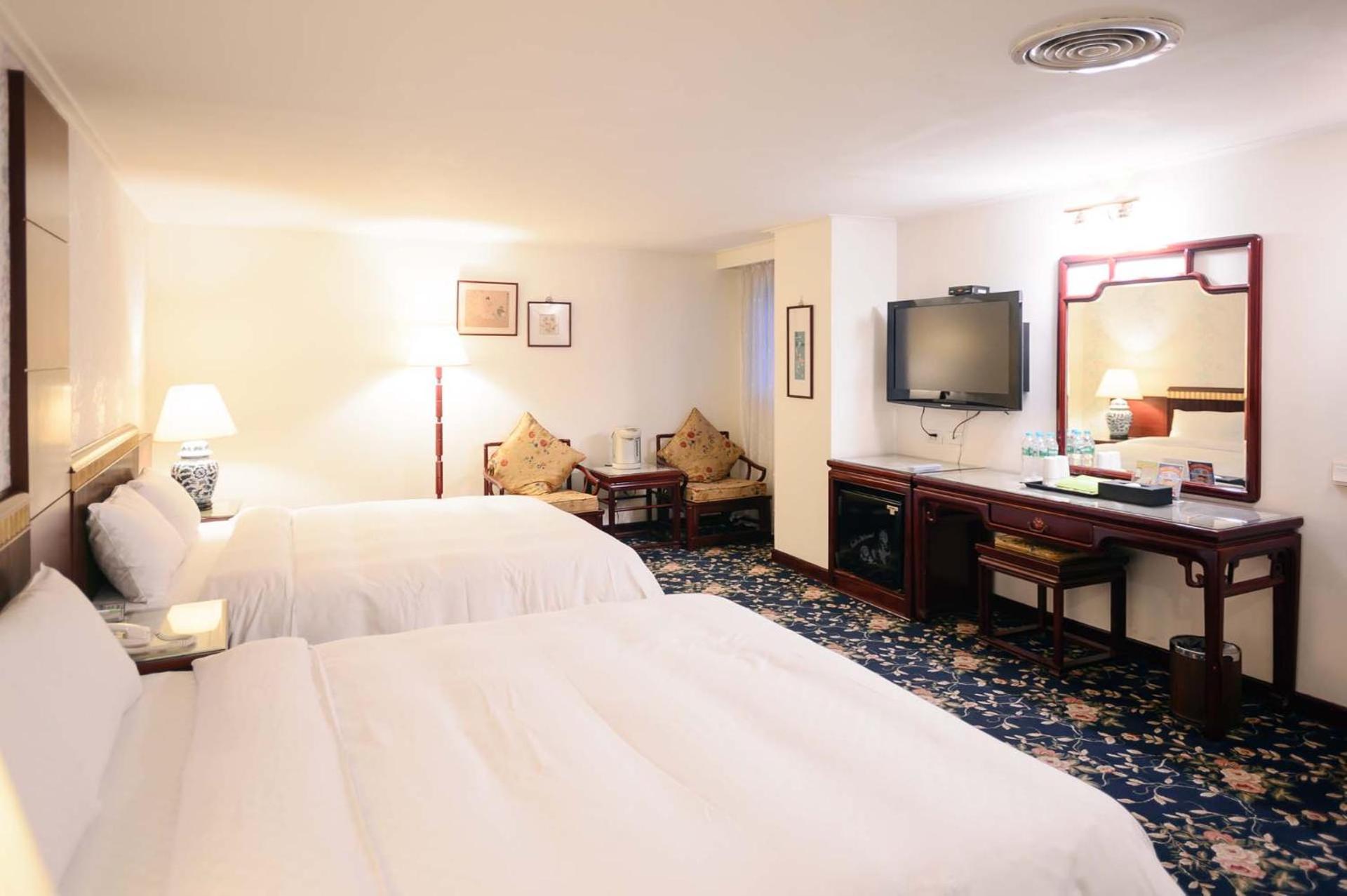 Kiwi Hotel Mrt Wenxin Branch Taichung Dış mekan fotoğraf
