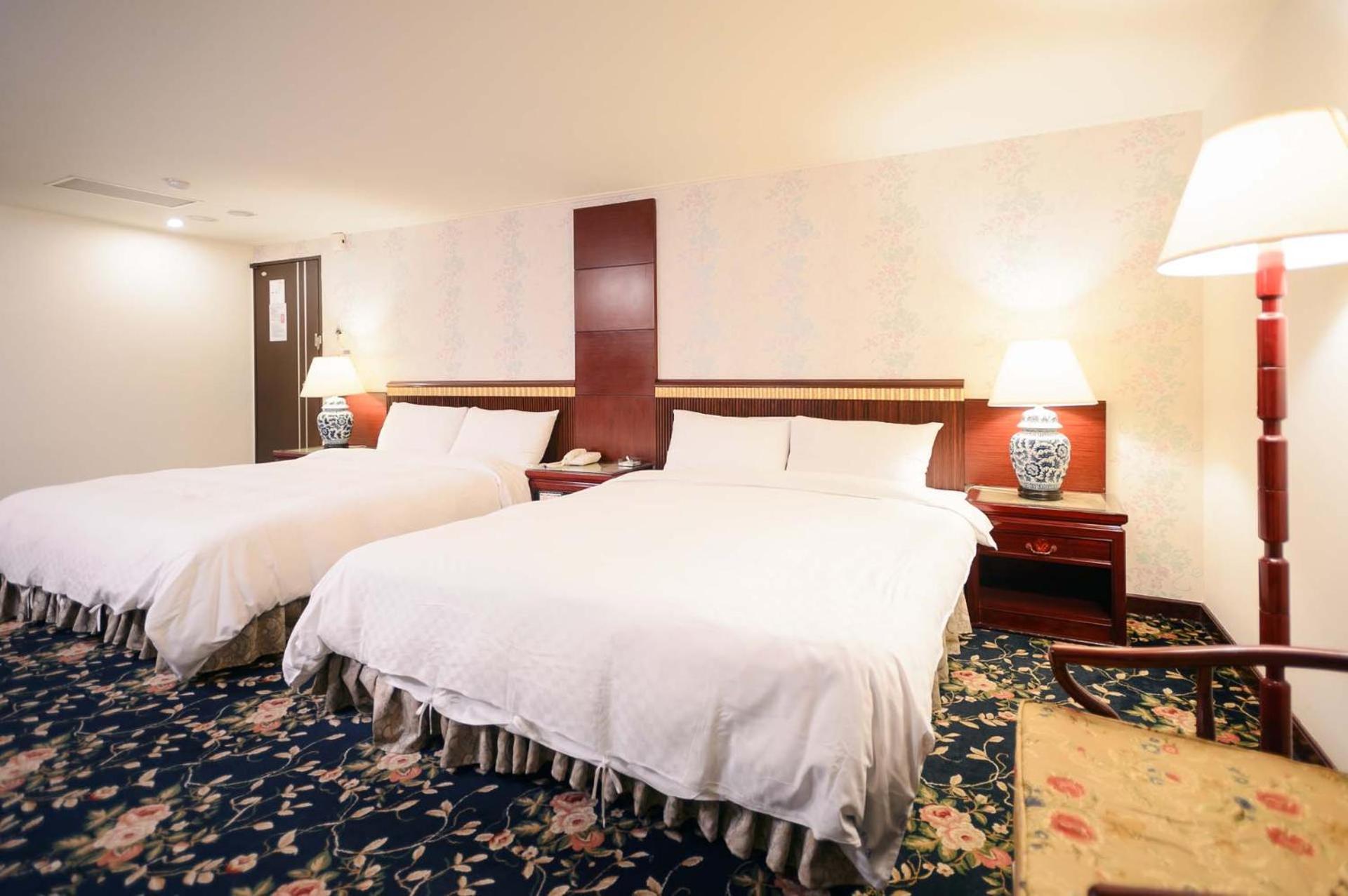 Kiwi Hotel Mrt Wenxin Branch Taichung Dış mekan fotoğraf